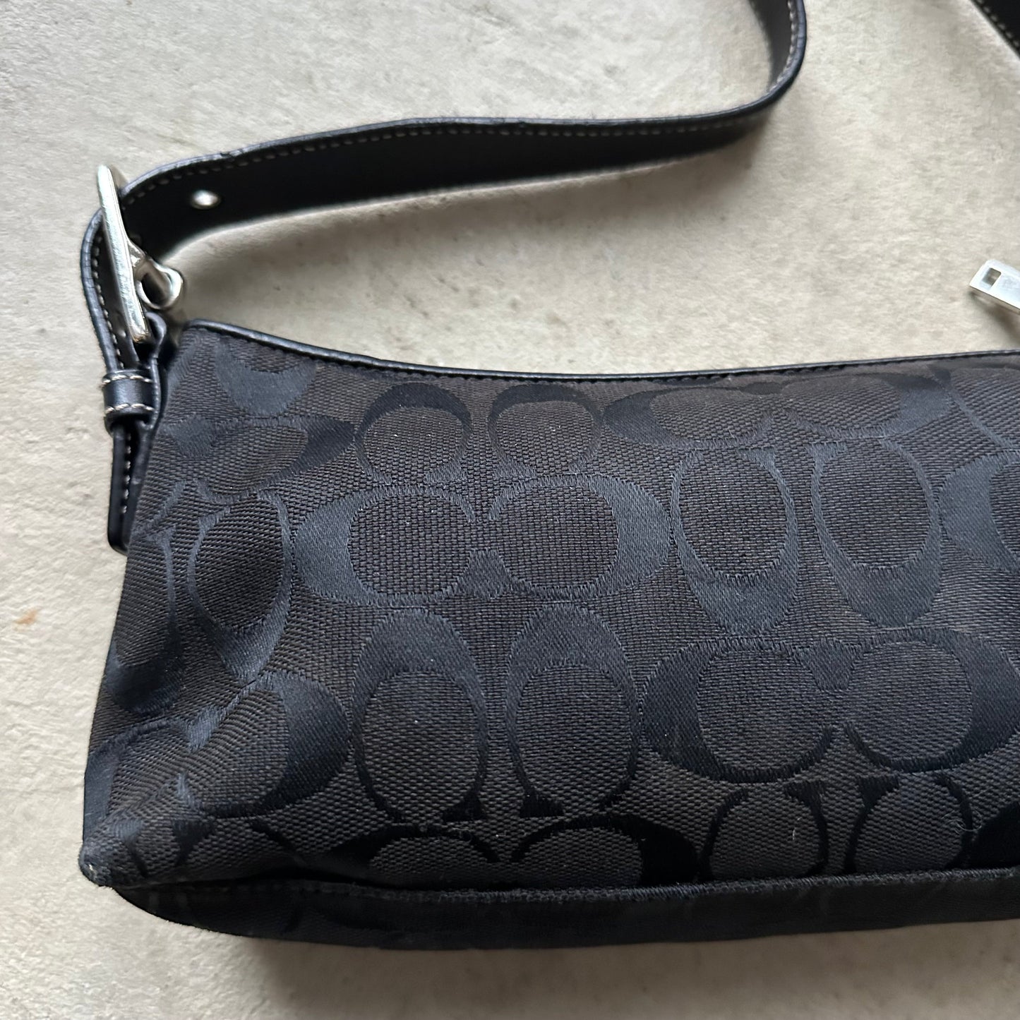vintage y2k coach black baguette shoulder bag 4