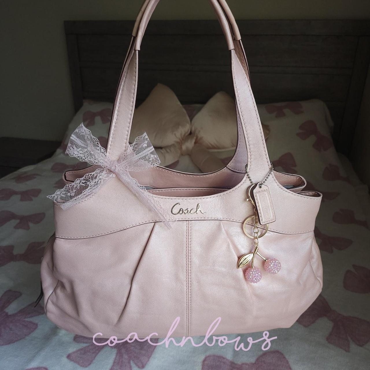 Vintage Coach Pearly Pink Coquette Shoulder Bag✨🔥