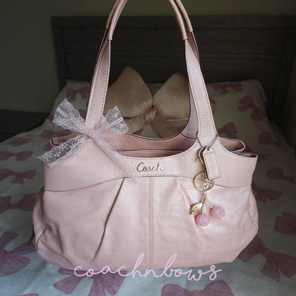 Vintage Coach Pearly Pink Coquette Shoulder Bag✨🔥