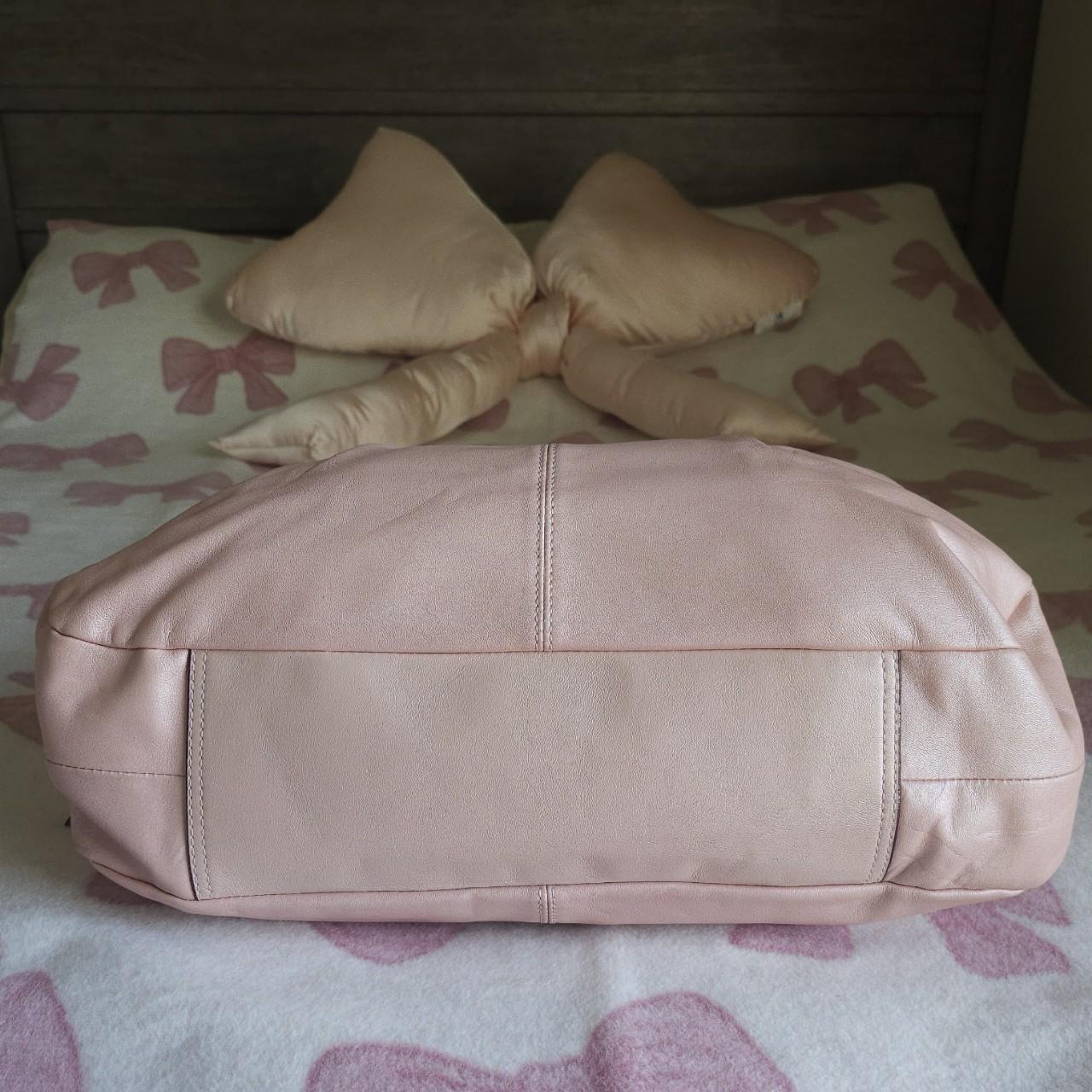 Vintage Coach Pearly Pink Coquette Shoulder Bag✨🔥