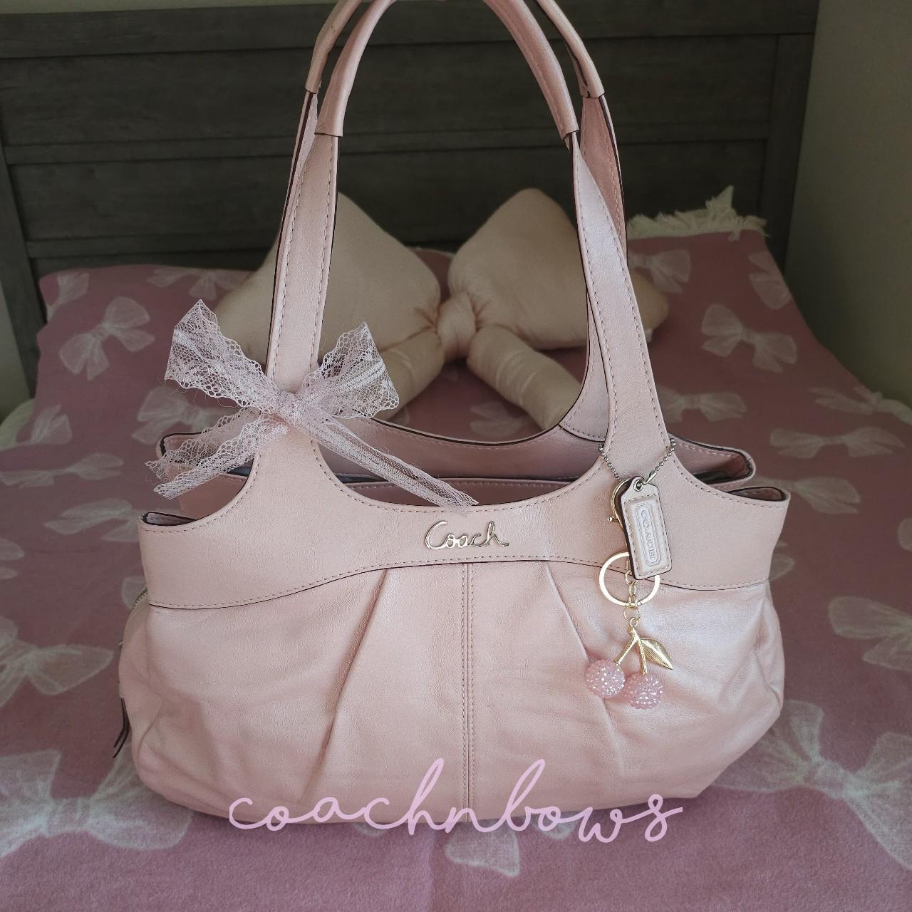 Vintage Coach Pearly Pink Coquette Shoulder Bag✨🔥