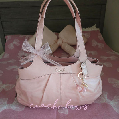 Vintage Coach Pearly Pink Coquette Shoulder Bag✨🔥