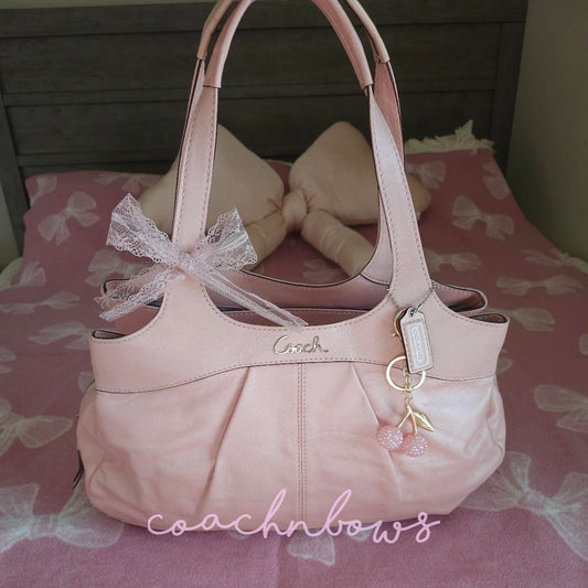 Vintage Coach Pearly Pink Coquette Shoulder Bag✨🔥