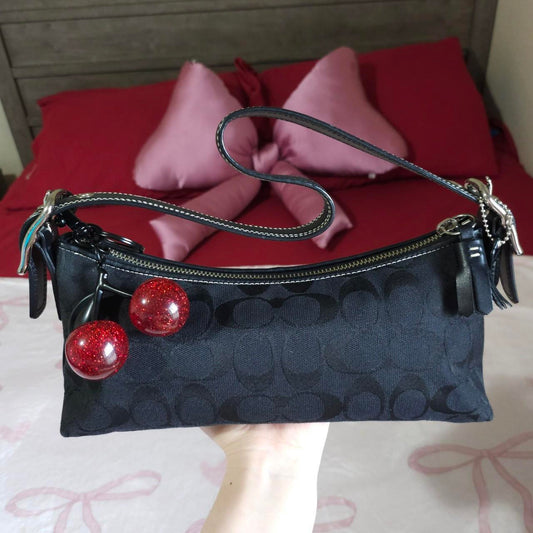 Vintage Y2K Black Signature Cs East West Shoulder Bag Baguette✨🔥