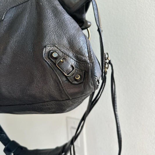Balenciaga city bag medium in black color Preowned🌺🩷
