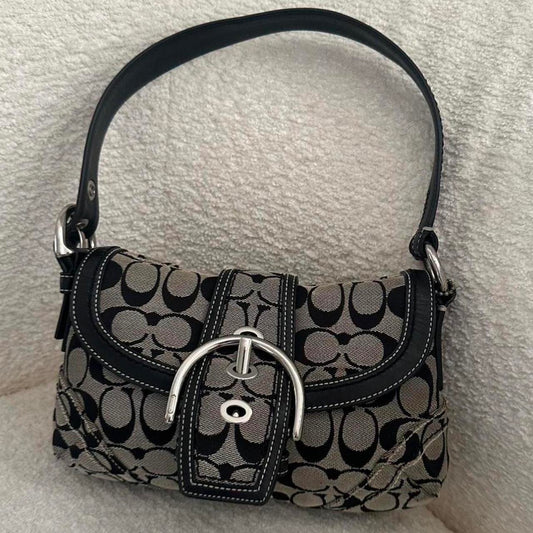🩷🍒Vintage soho coach purse in light gray and black🩷🍒